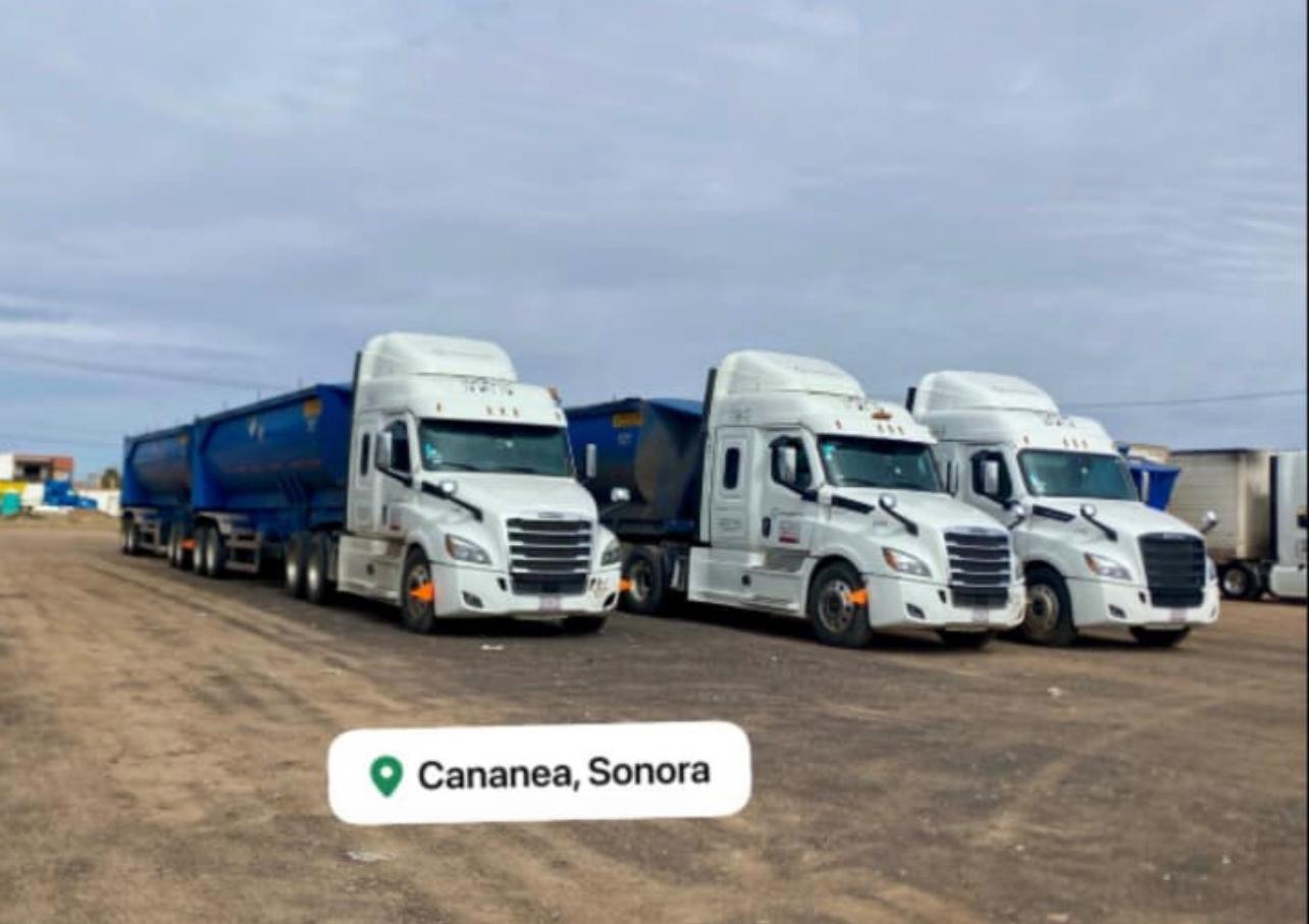 Flota de Transportes PIMASON en Cananea, Sonora